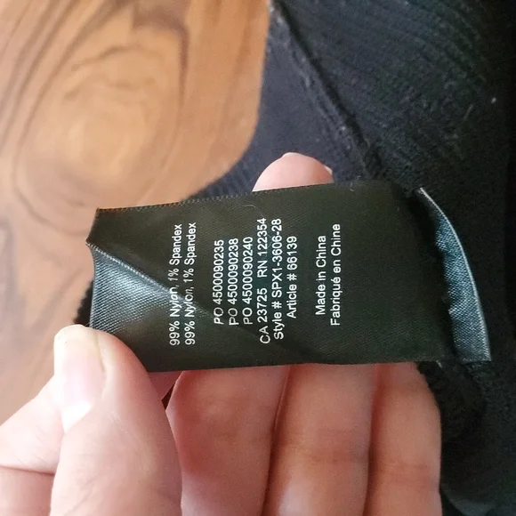 Aritzia Babaton sculpt cropped square neck tank top - Picture 5 of 6